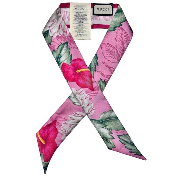 Gucci Hawaiian Print Silk Neck Bow in Pink - Picture 2 of 7